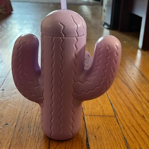 NWT Pink Sky “Lookin’ Sharp” Cactus Cup with straw. 
21oz. Capacity, plastic. - Picture 5 of 7